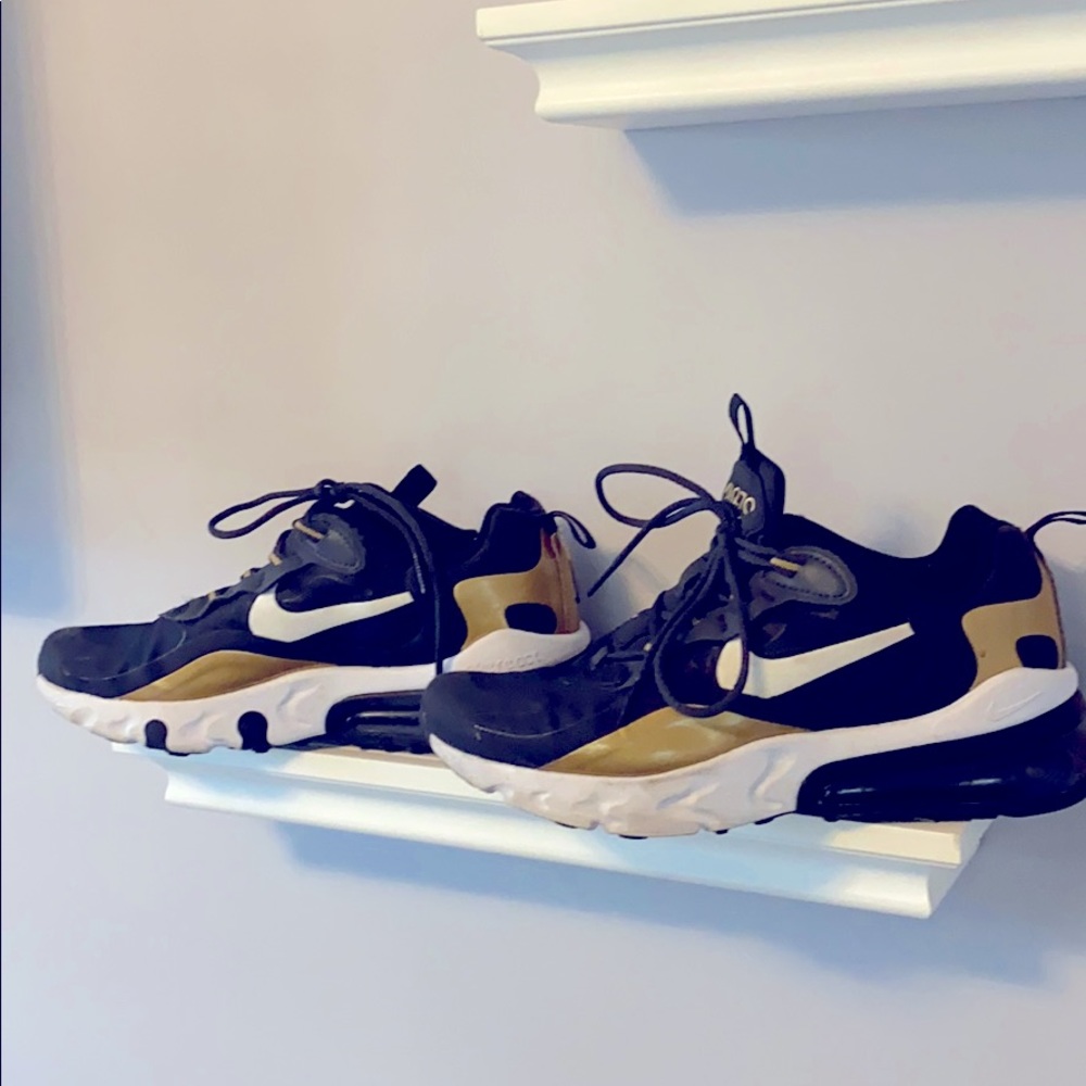 Nike size 8  🖤RE@cT 🖤